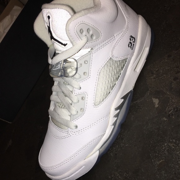 Jordan 5 Metallic White - Picture 2 of 4